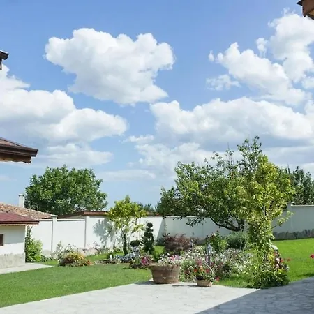 Vakantiehuis Kъща за гости калимански рай