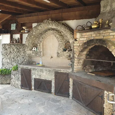 Vakantiehuis Kъща за гости калимански рай Kalimantsi